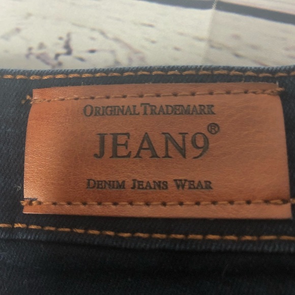 Jean9 jeans Capri - Picture 3 of 5